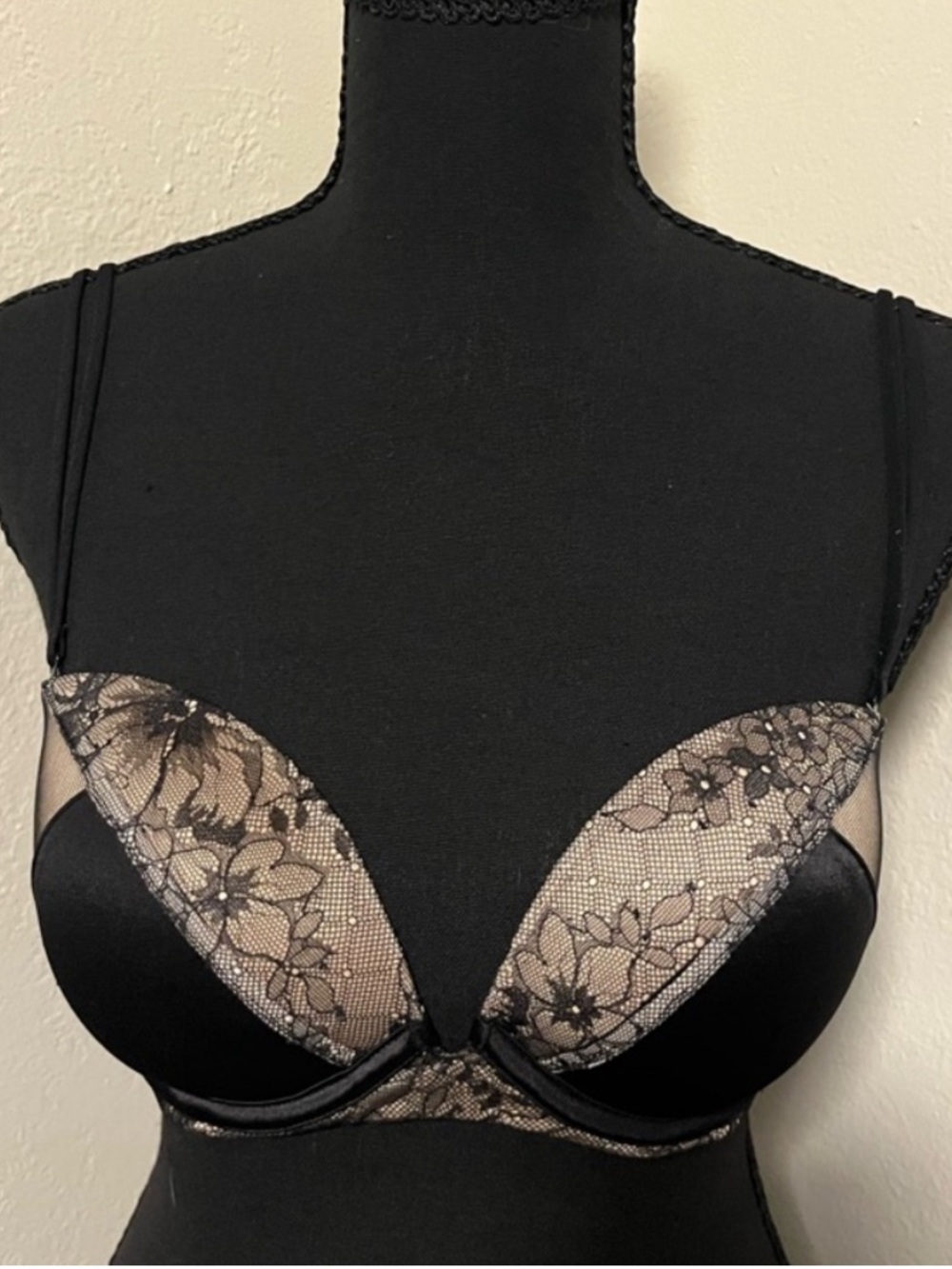 Victoria's Secret Multi-way/Multi position Black Lace Push-Up Bra - 34C
